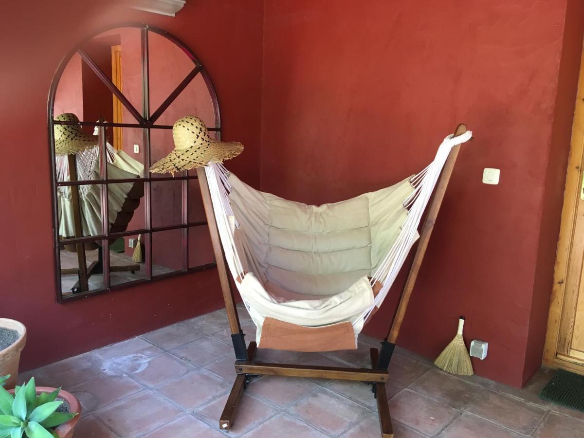 Готель Secret Garden Retreats Хускар Екстер'єр фото